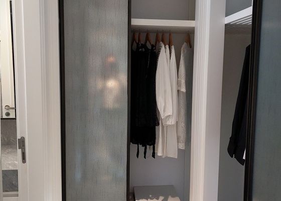 Ντουλάπα 6mm τοποθετημένο σε στρώματα γυαλί