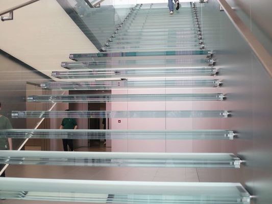 Το διαφανές κιγκλίδωμα Frameless έκαμψε το τοποθετημένο σε στρώματα γυαλί