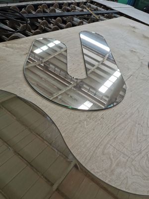 Το Scratchproof CNC επεξεργάστηκε επιτροπές γυαλιού 2440x5000mm τις τυποποιημένες