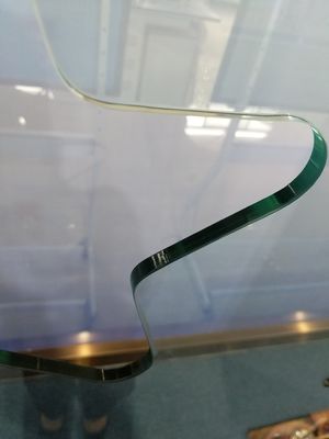 Σχεδιασμένα περίγραμμα πλακάκια γυαλιού περικοπών συνήθειας 8mm για το λογότυπο καταστημάτων