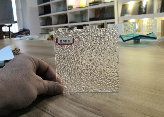Οι διαμορφωμένες πόρτες ντους 12mm καθαρίζουν το γυαλί